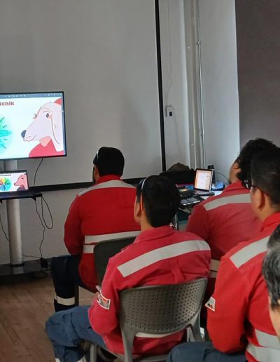 Prevención y Manejo de Ataques Caninos en Contextos Laborales